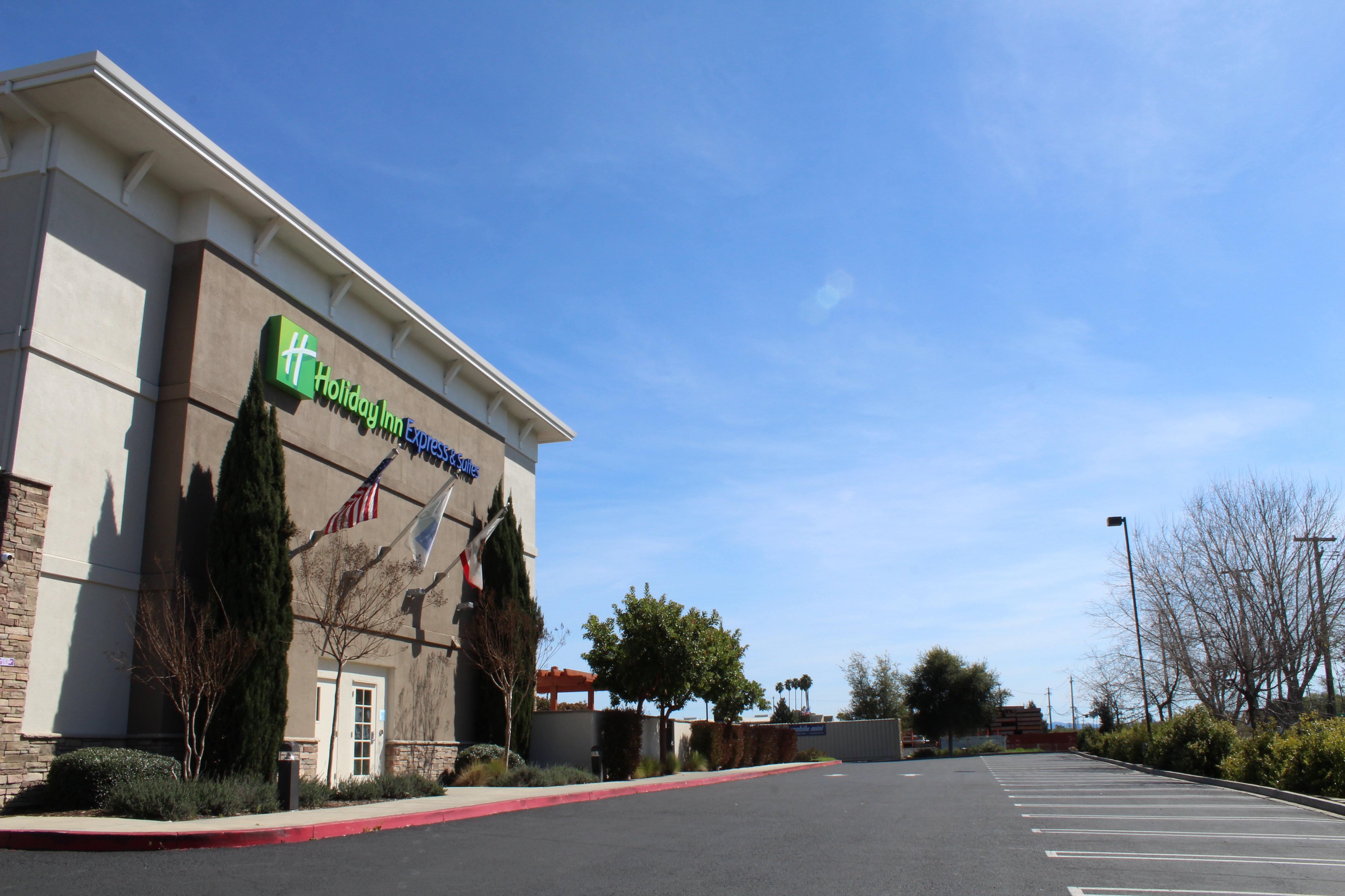 Holiday Inn Express Hotel & Suites Napa Valley-American Canyon By Ihg Exterior photo